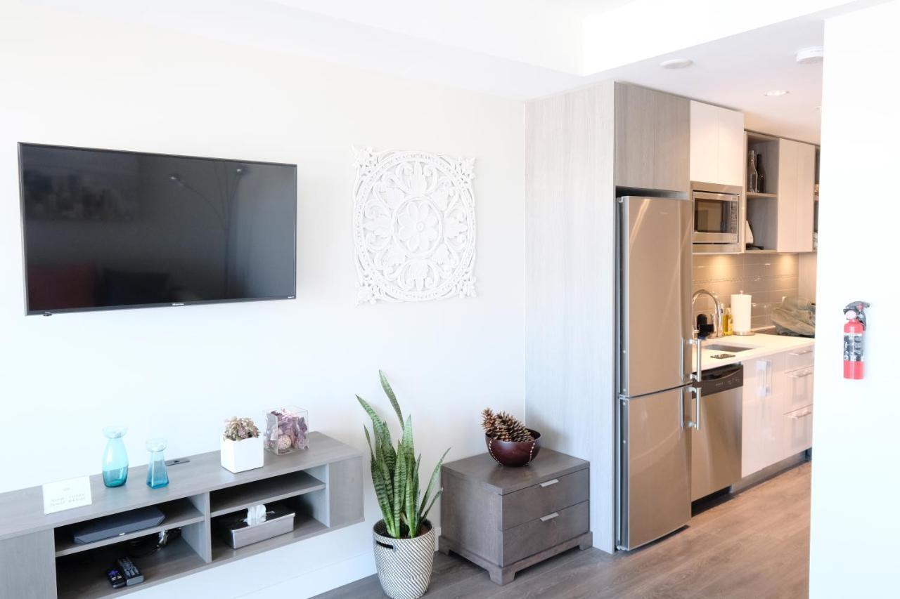 Clean 4Th Floor 1 Bedroom Apt In Old Town China Town Виктория Экстерьер фото