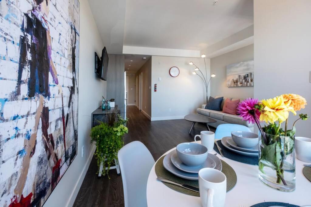 Clean 4Th Floor 1 Bedroom Apt In Old Town China Town Виктория Экстерьер фото